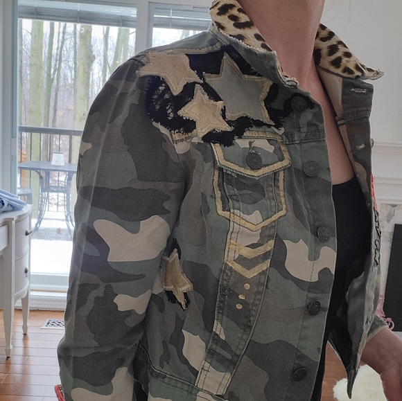 Camouflage, Hand-sewn lace metallic paint, leopard print cropped jean jacket. - Picture 9 of 9